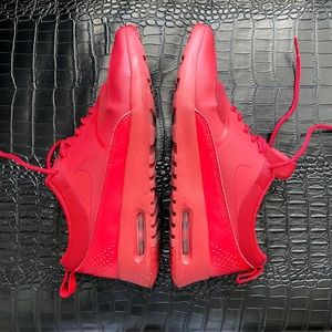 Women’s Red Nike 7.5